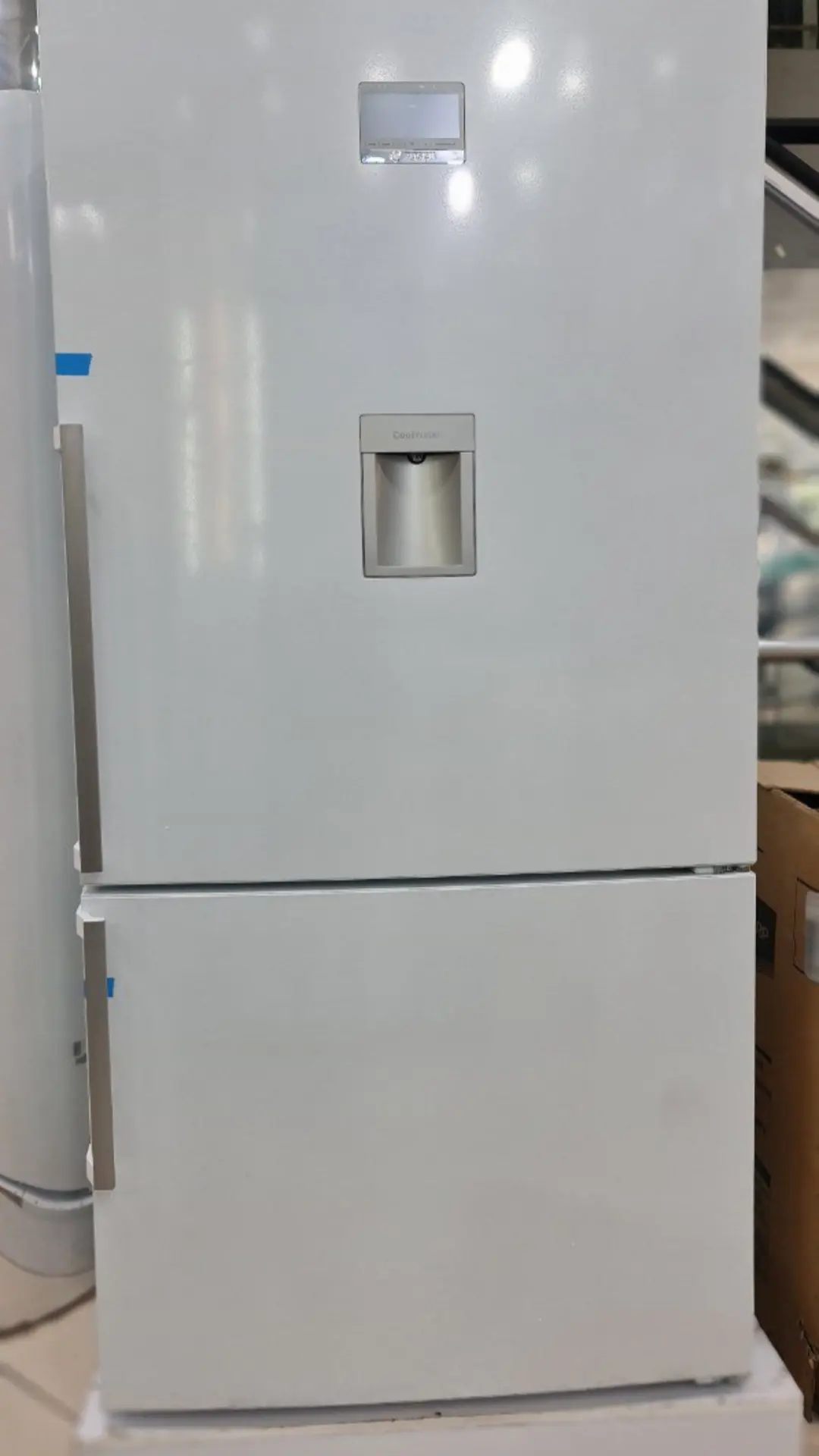 یخچال فریزر بالا پایین بوش مدل KGD86AW304